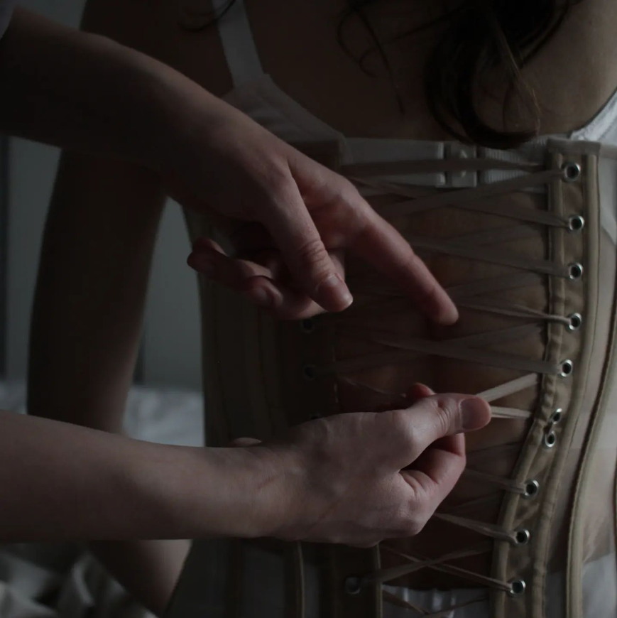 Unveiling the Myths and Realities: Can Corsets Truly Benefit Your Health? Answering your FAQs